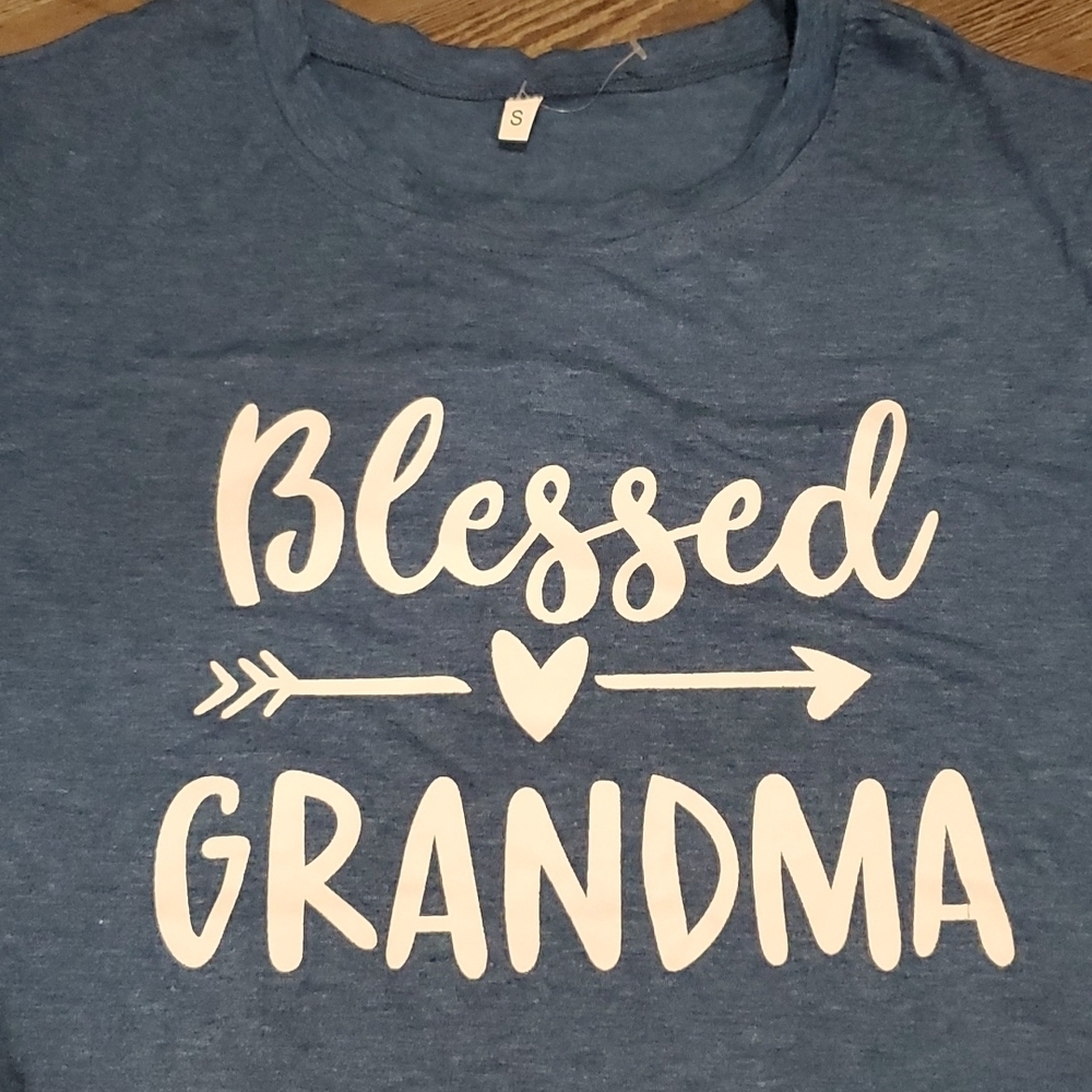 Blessed Gramdma Short Sleeve T-Shirt Size Small - Picture 2 of 2